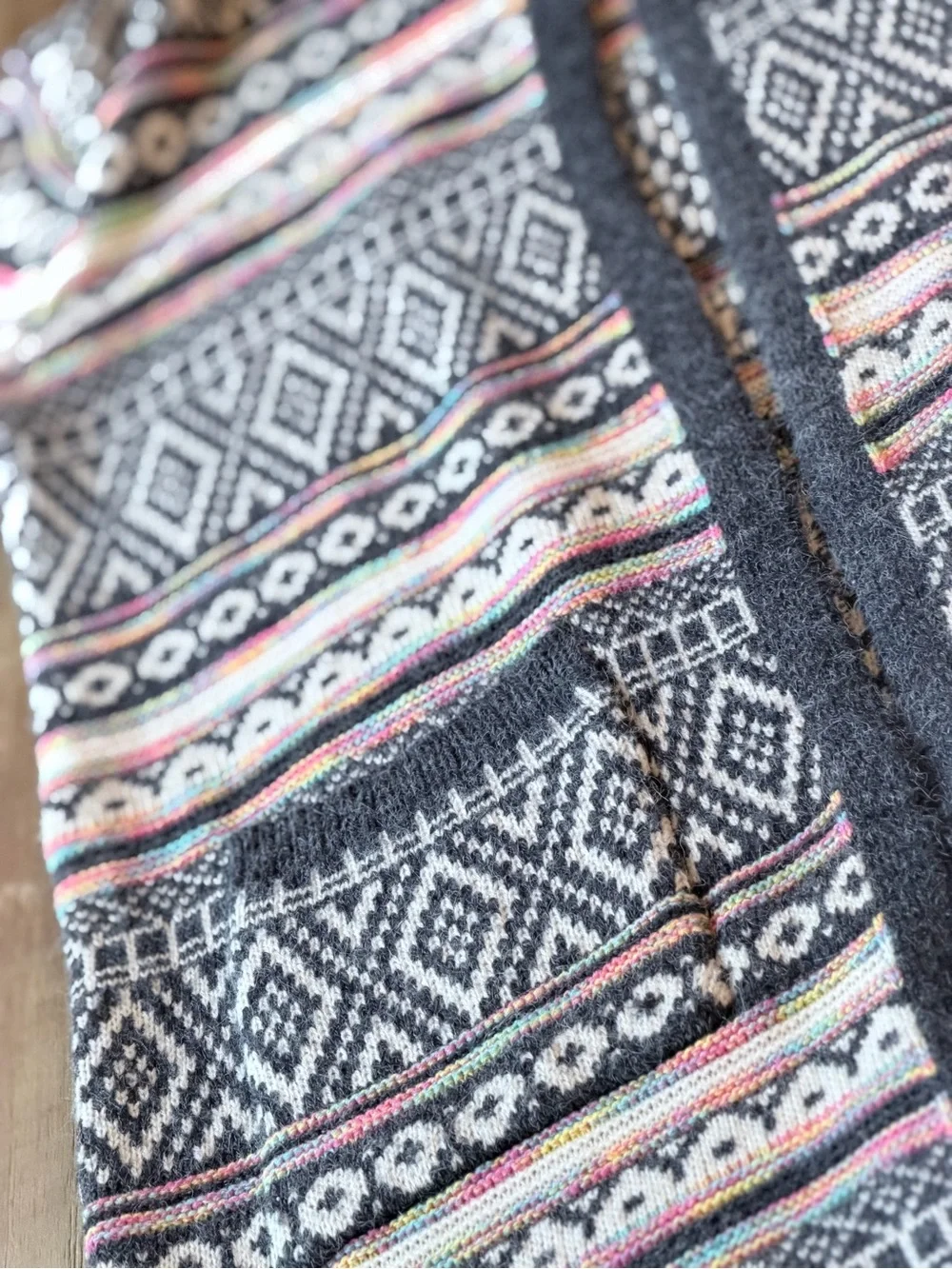 Monteau Los Angeles Open-Front Hooded Long Cardigan Sweater. Women’s Sz-M  Aztec